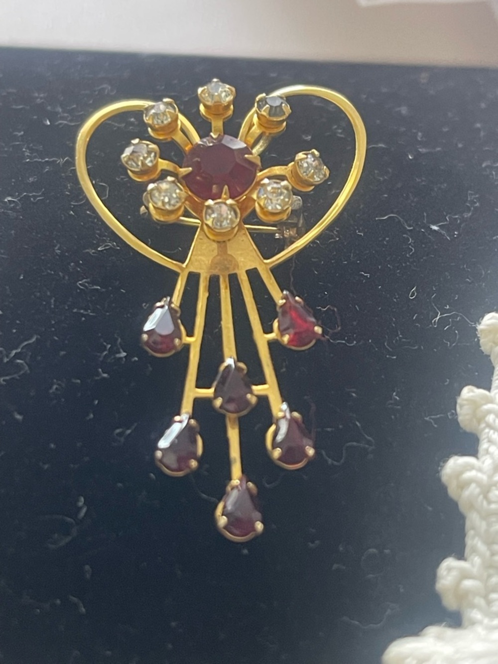 VINTAGE Gold-Tone Heart Drop Brooch with Red Stones - Picture 5 of 5